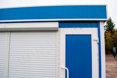 Дверь ПВХ с декоративными металлическими вставками с полимерным покрытием